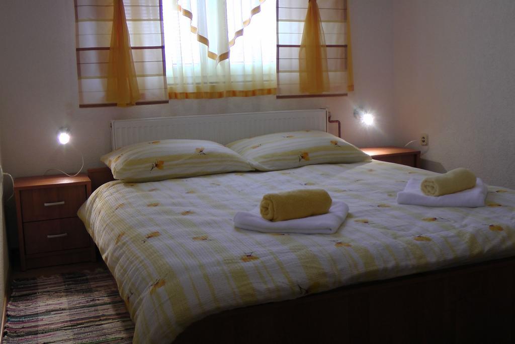 Apartment And Rooms Aracic Korenica Δωμάτιο φωτογραφία