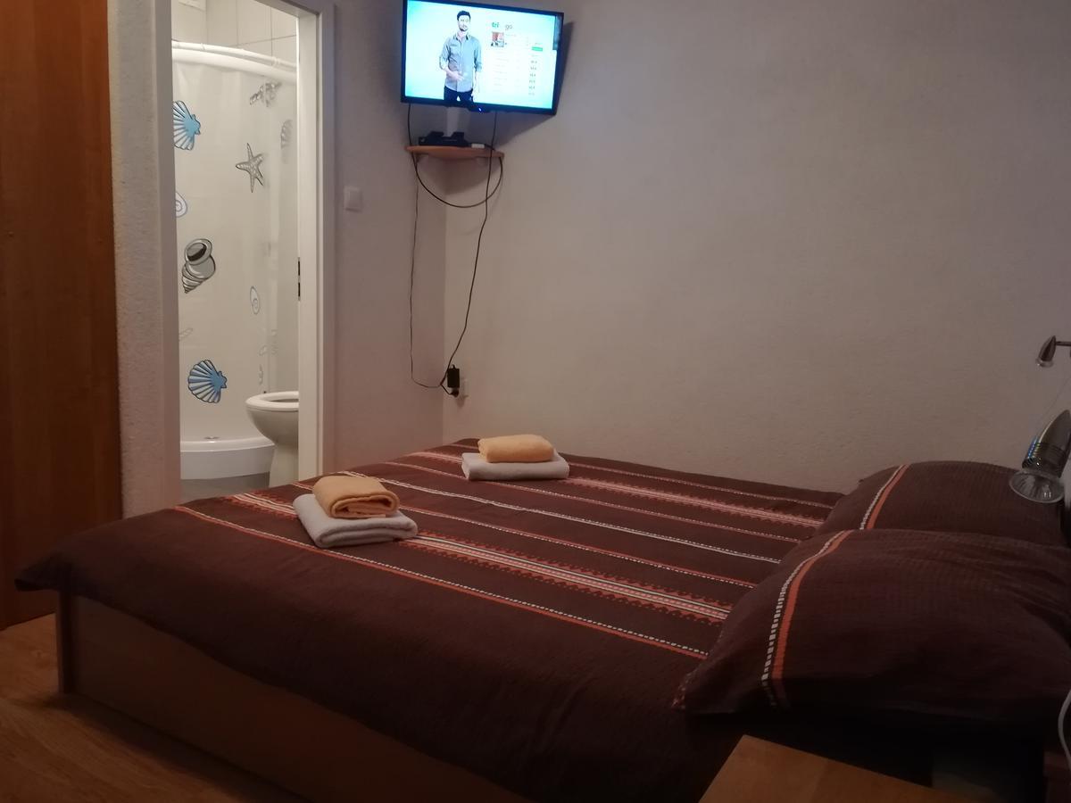 Apartment And Rooms Aracic Korenica Εξωτερικό φωτογραφία