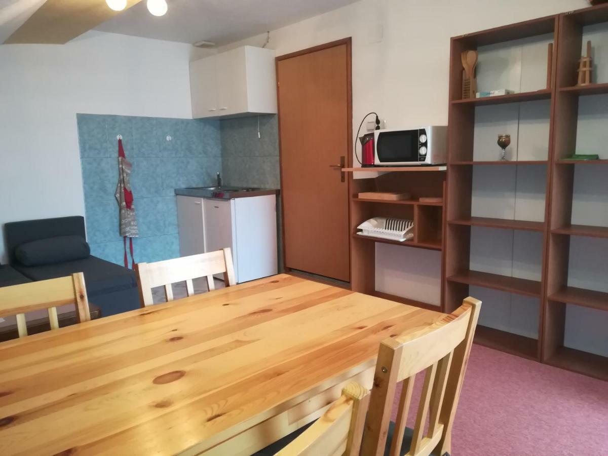 Apartment And Rooms Aracic Korenica Εξωτερικό φωτογραφία