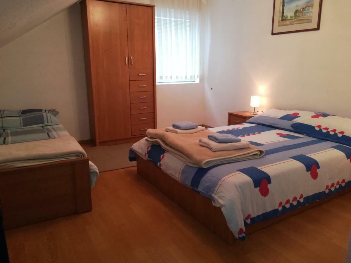 Apartment And Rooms Aracic Korenica Εξωτερικό φωτογραφία