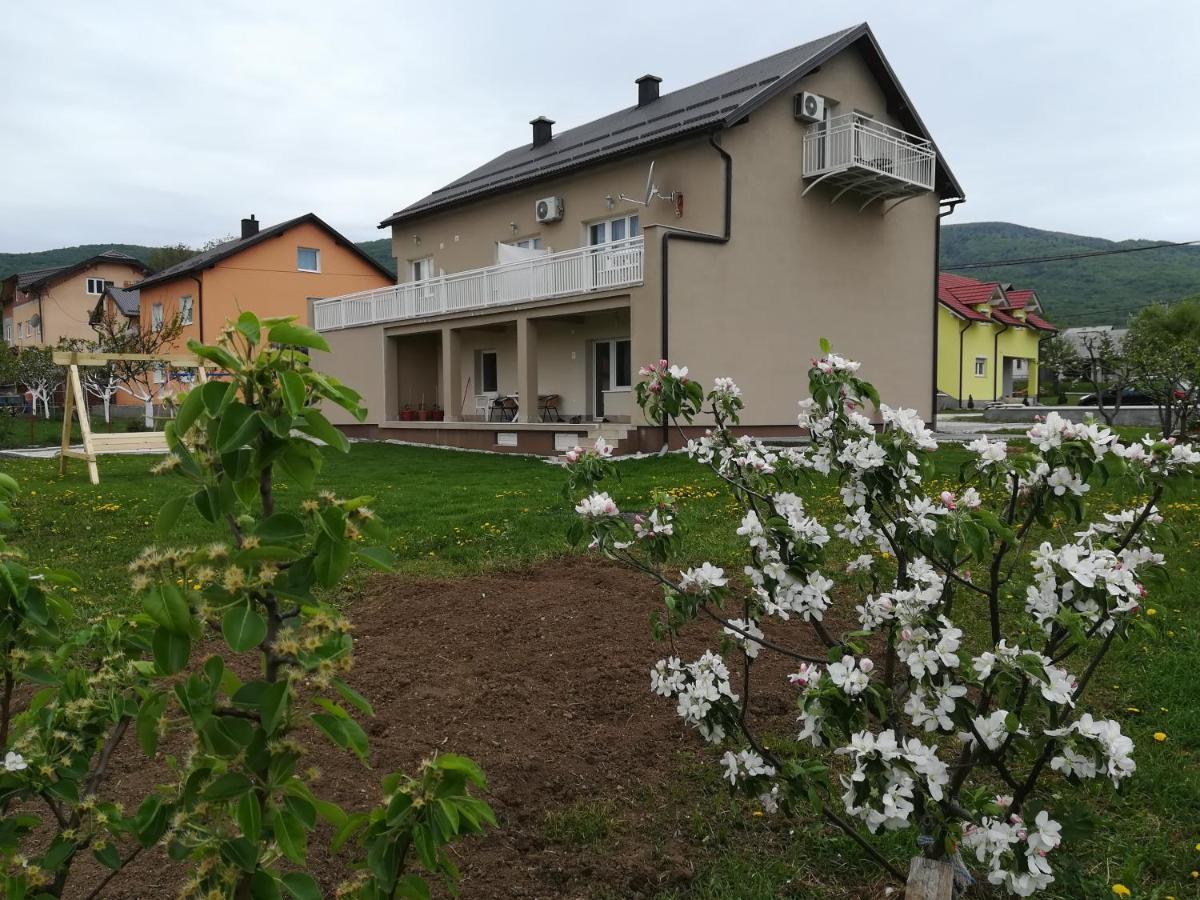 Apartment And Rooms Aracic Korenica Εξωτερικό φωτογραφία
